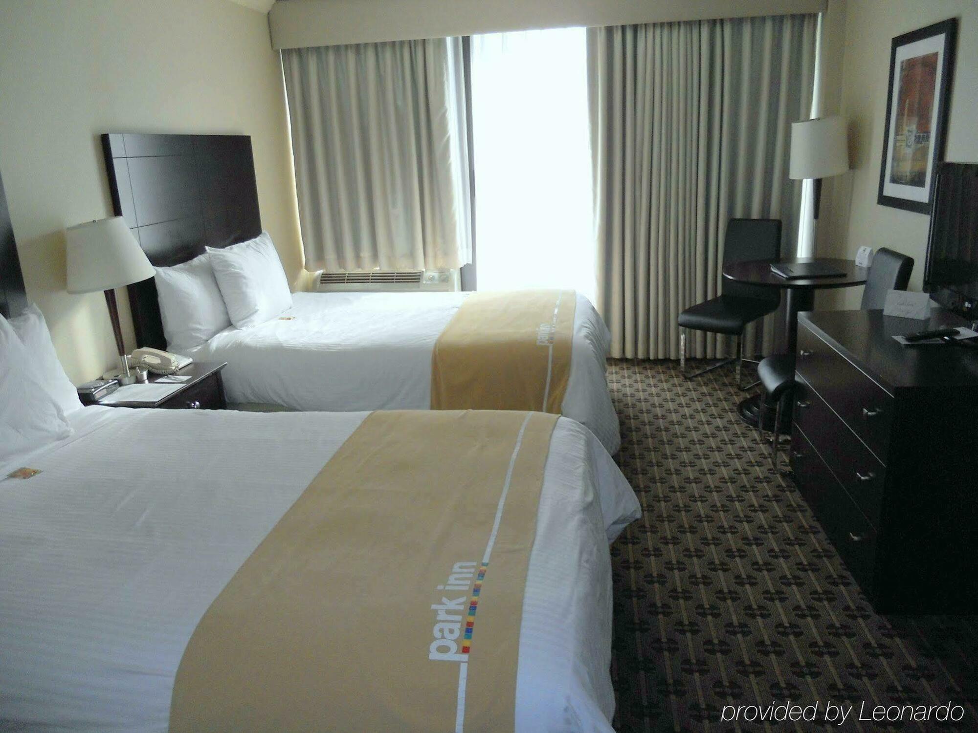 Park Inn & Suites By Radisson Ванкувер Екстер'єр фото